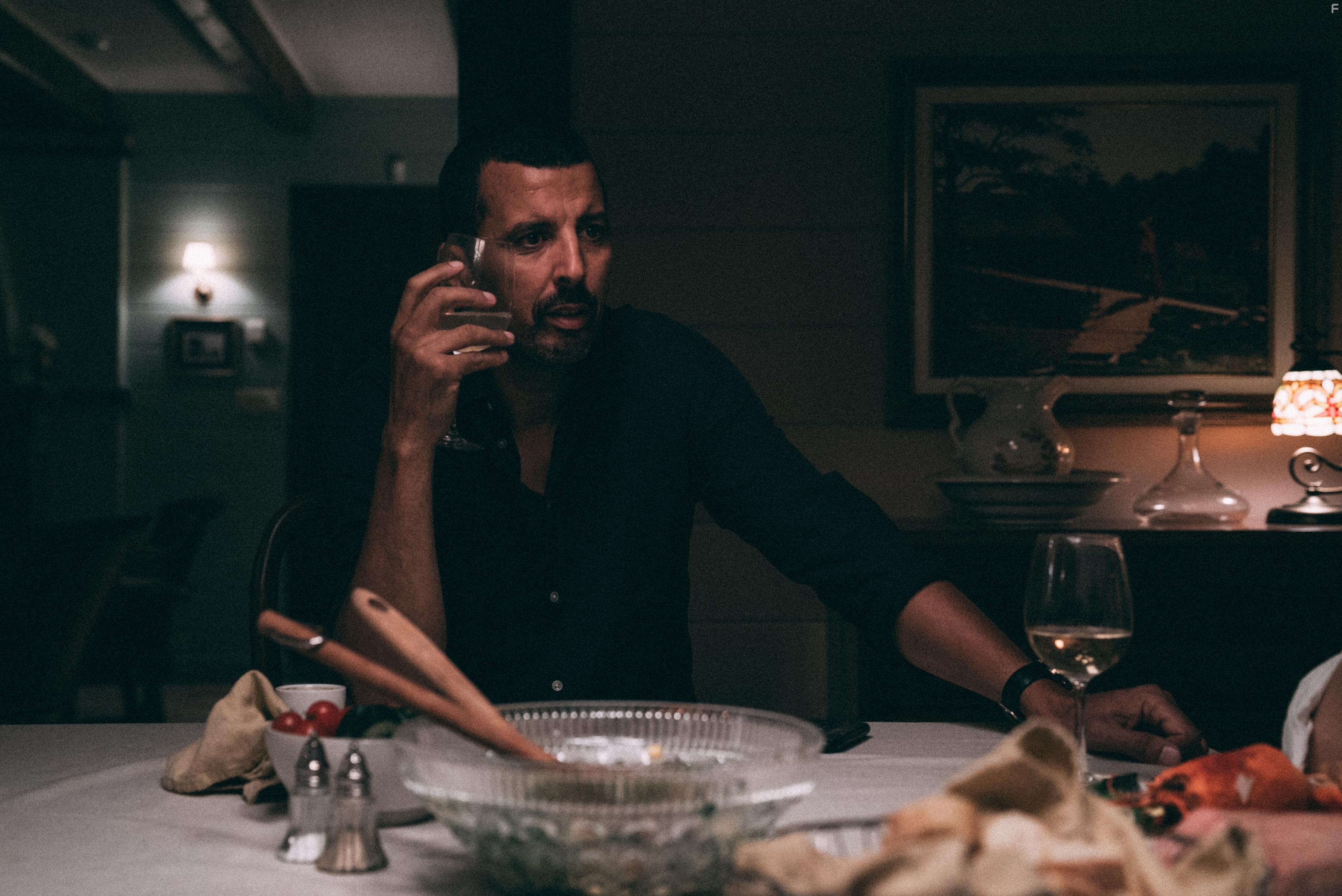 Samir Guesmi in Un t comme a (2022)