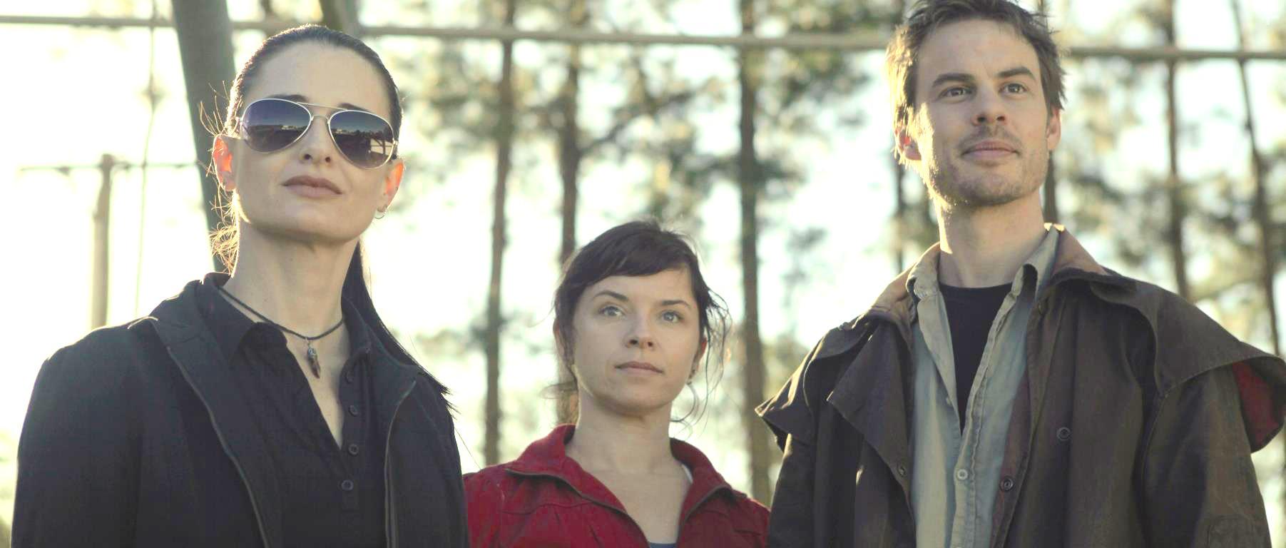 Tony Brockman, Kerith Atkinson, and Jacki Mison in A Guide to Dating at the End of the World (2022)