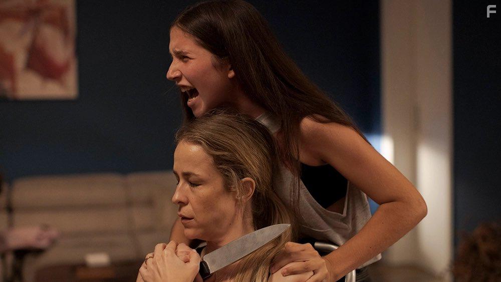 Silvia Abascal and Jana San Antonio in Asombrosa Elisa (2022)