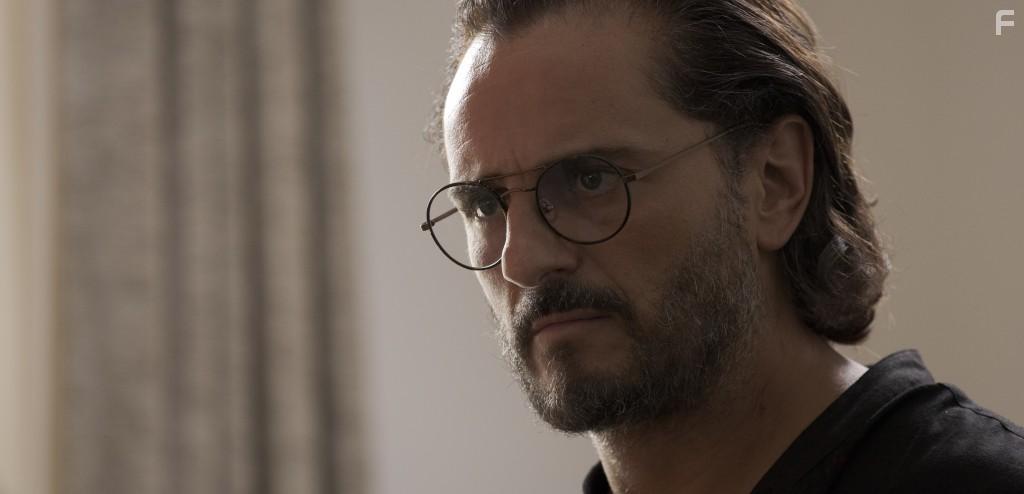 Asier Etxeandia in Asombrosa Elisa (2022)