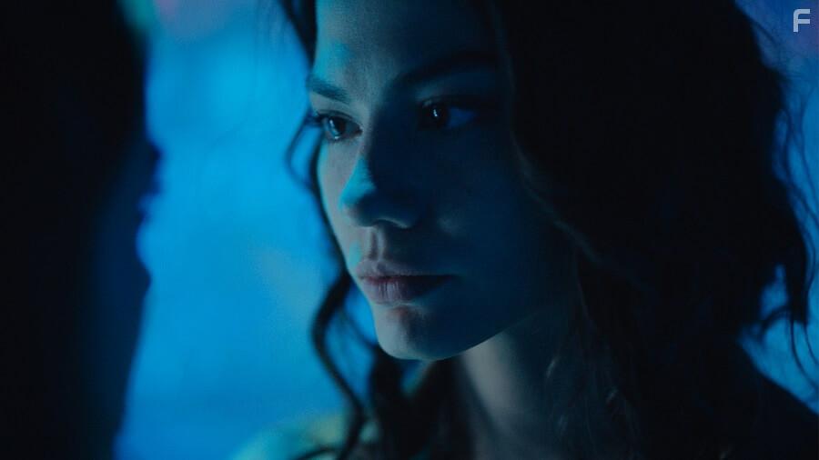 Demet zdemir in Dnyayla Benim Aramda (2022)