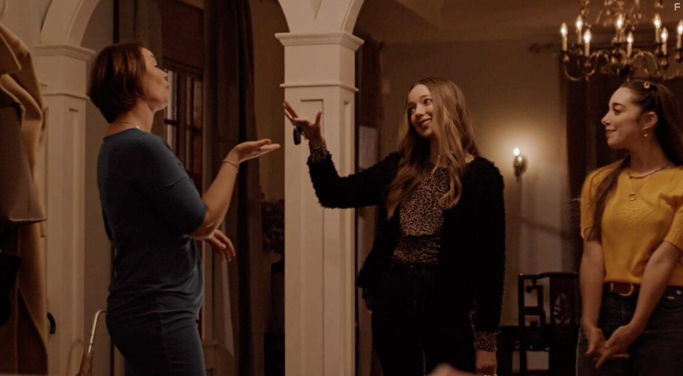 Corina Akeson, Alaska Leigh, and Maddy Hillis in Ties that Kill (2022)