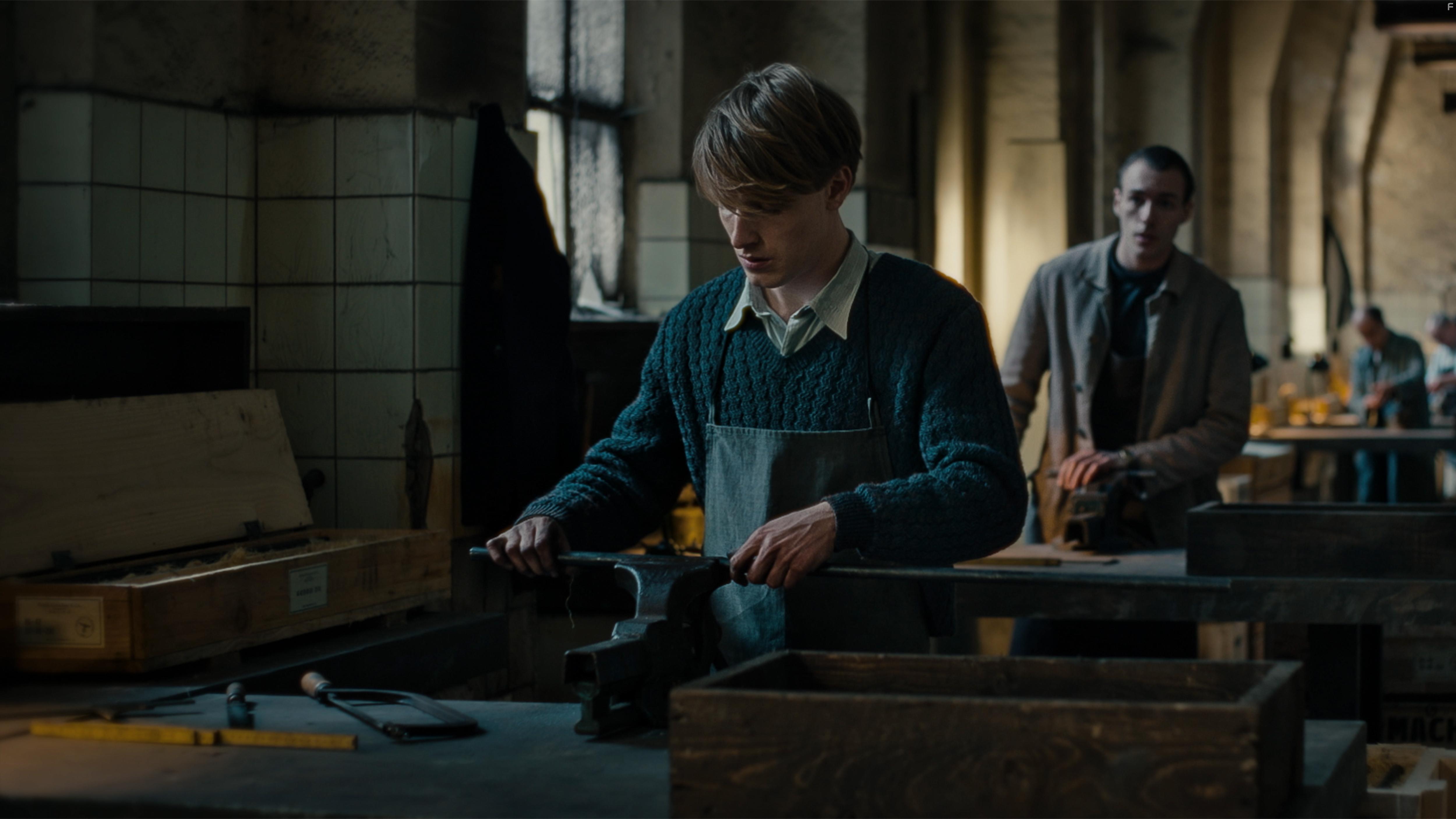 Joscha Schnhaus and Louis Hofmann in Der Passflscher (2022)
