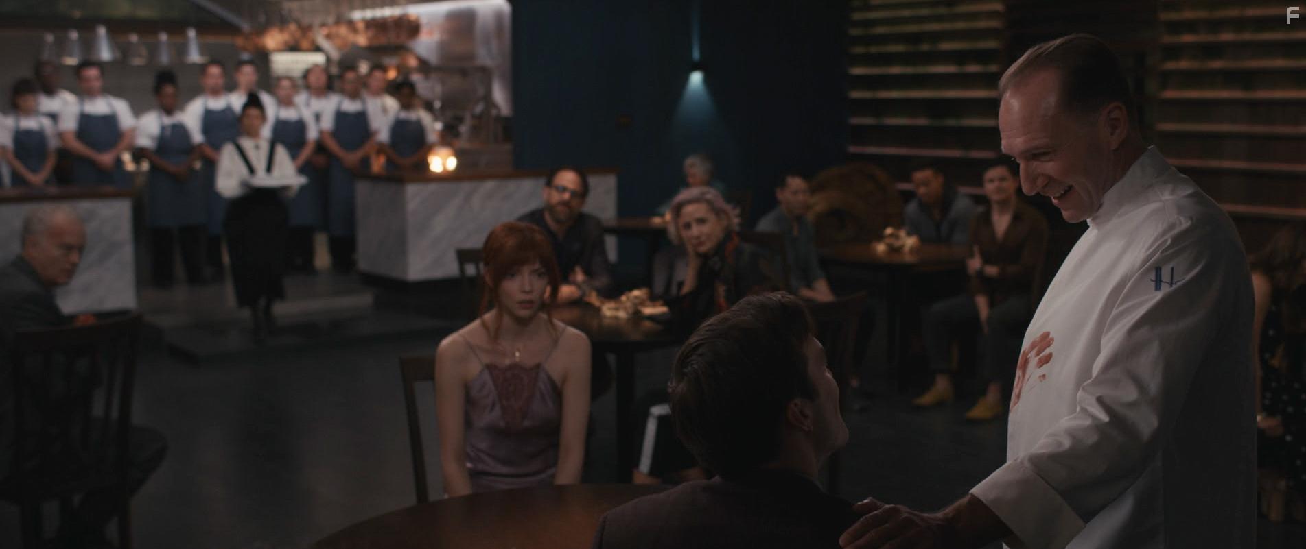 Ralph Fiennes, Janet McTeer, Reed Birney, Christina Brucato, Nicholas Hoult, Hong Chau, Rob Yang, Arturo Castro, Mark St. Cyr, and Anya Taylor-Joy in The Menu (2022)