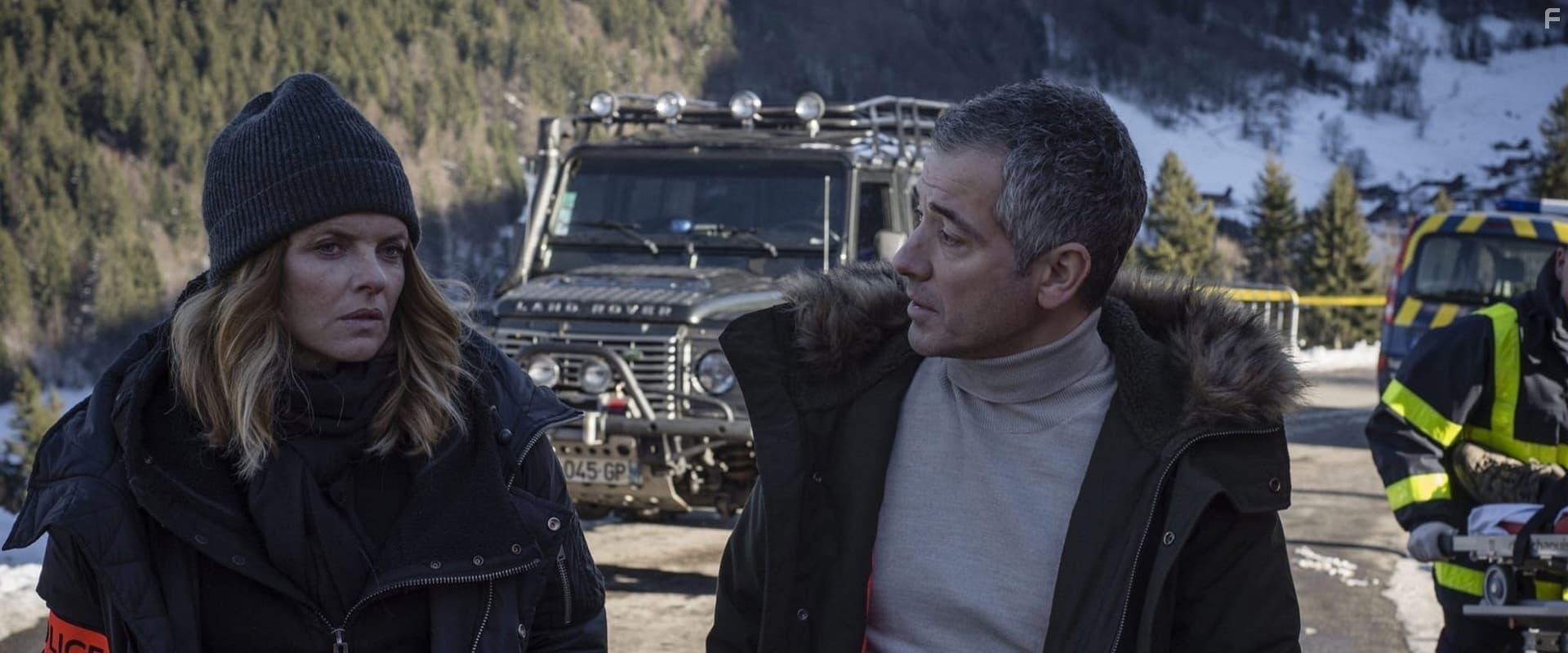 Gwendoline Hamon and Bruno Putzulu in Meurtres ... (2013)