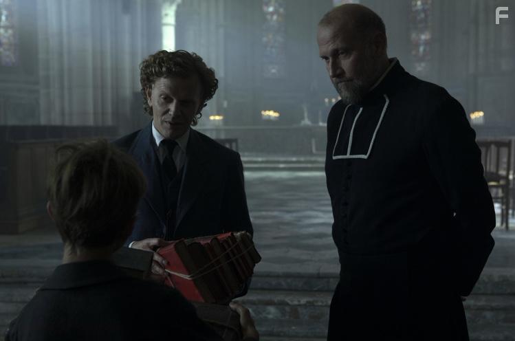 Franois Damiens and Alex Lutz in La guerre des Lulus (2022)