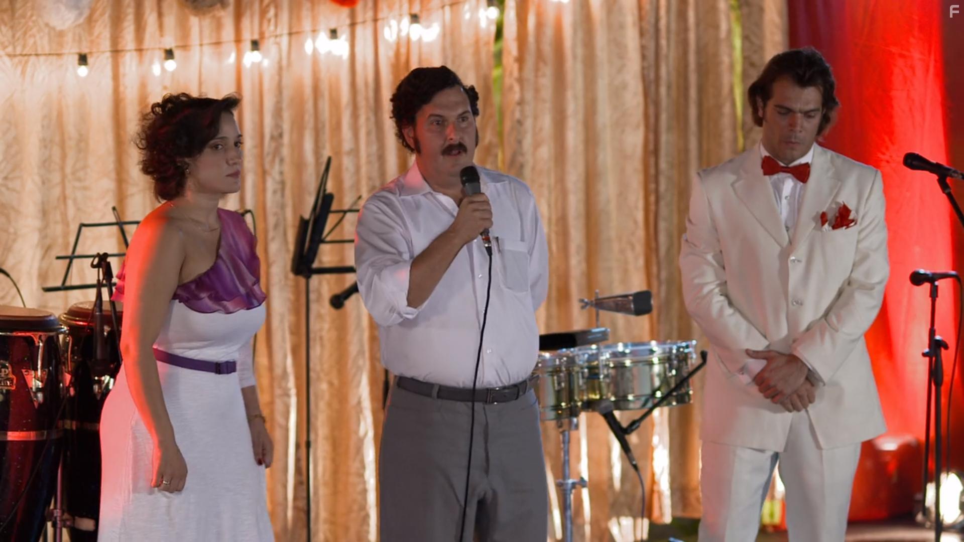 Cecilia Navia and Andrs Parra in Pablo Escobar: El Patrn del Mal (2012)