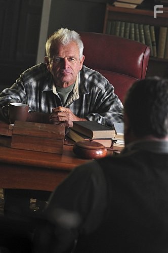 William Devane in Правосудие Стоуна: Никакого раскаяния (2010)