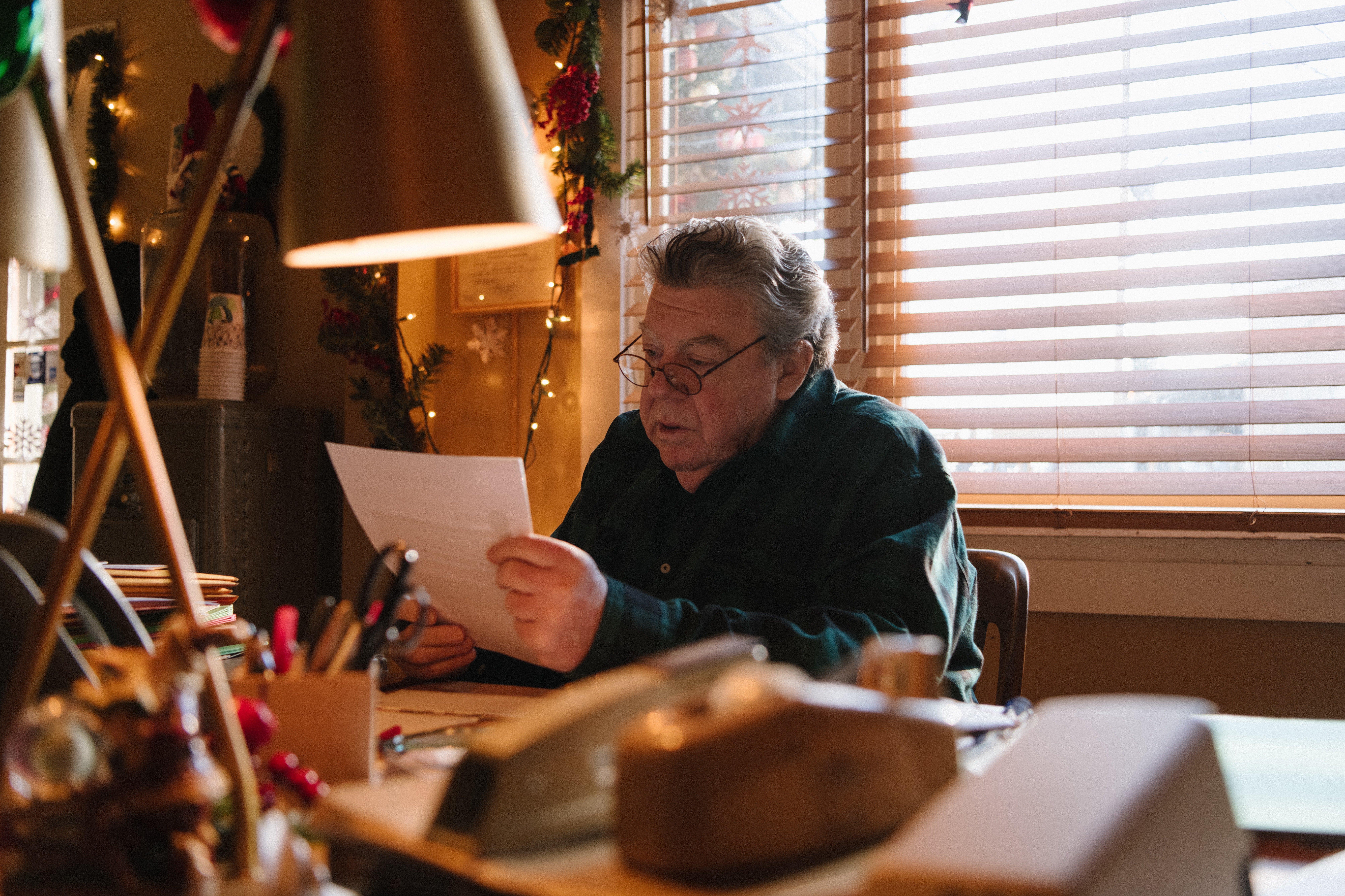 George Wendt in Christmas with the Campbells (2022)