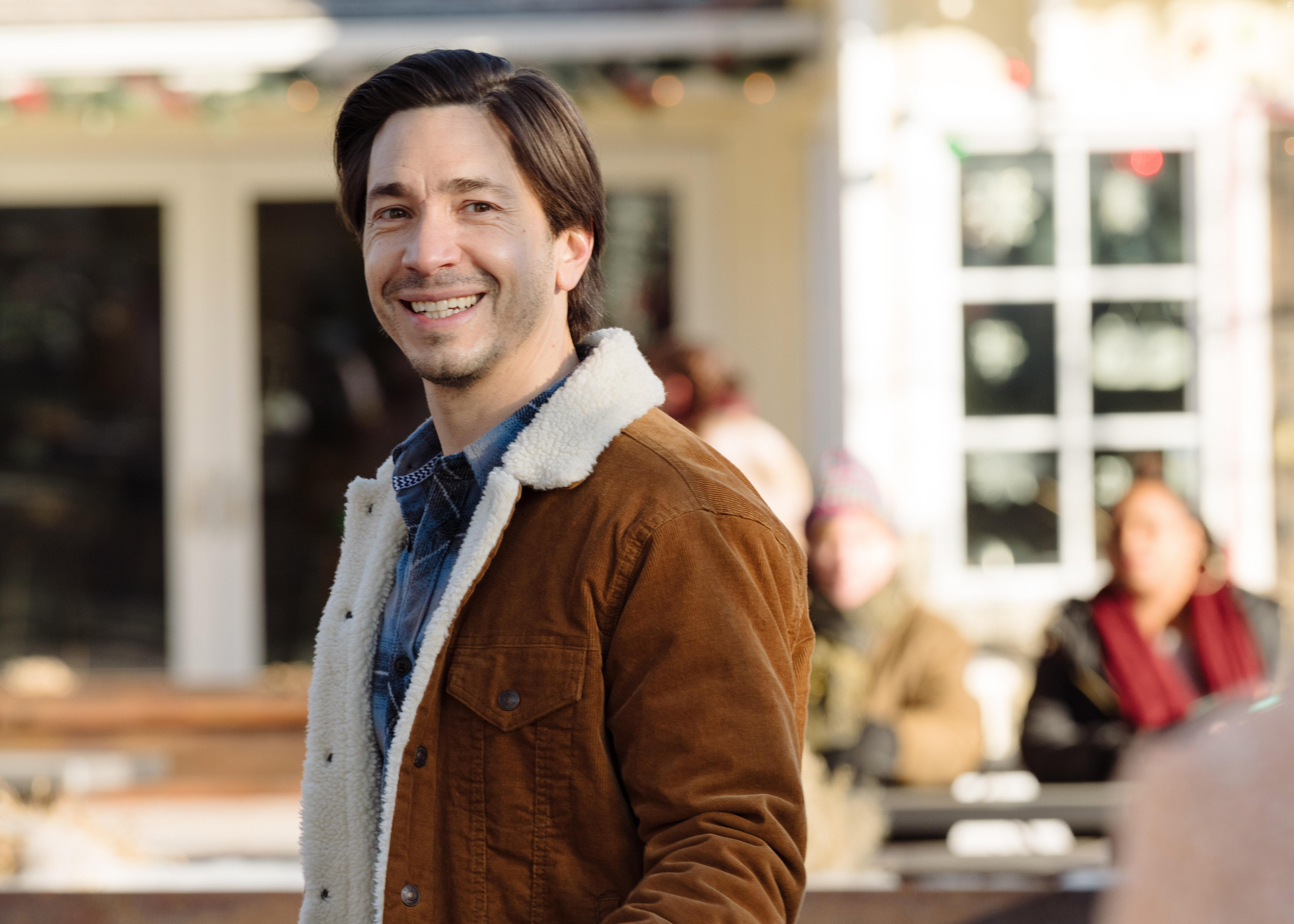 Justin Long in Christmas with the Campbells (2022)