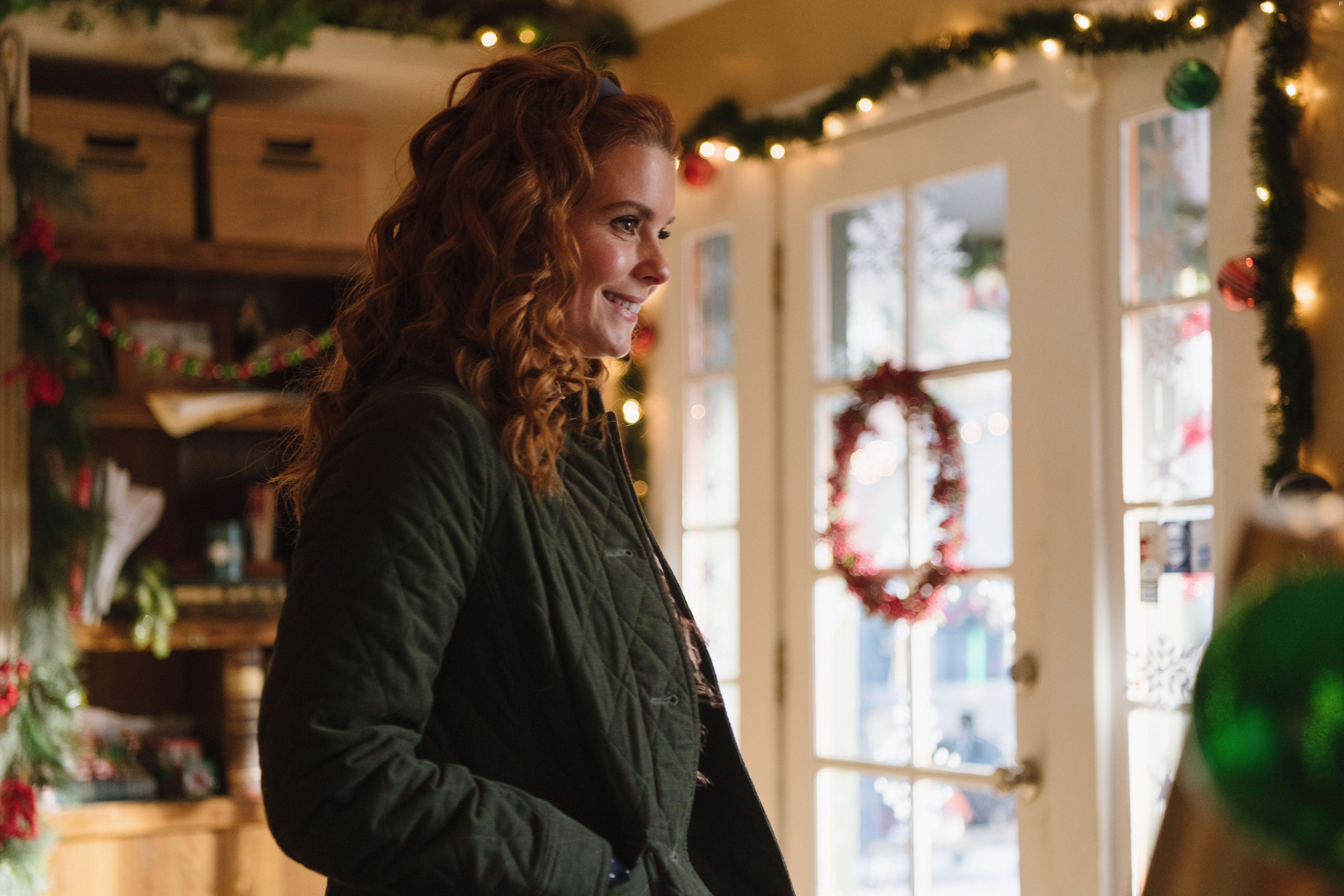 JoAnna Garcia Swisher in Christmas with the Campbells (2022)