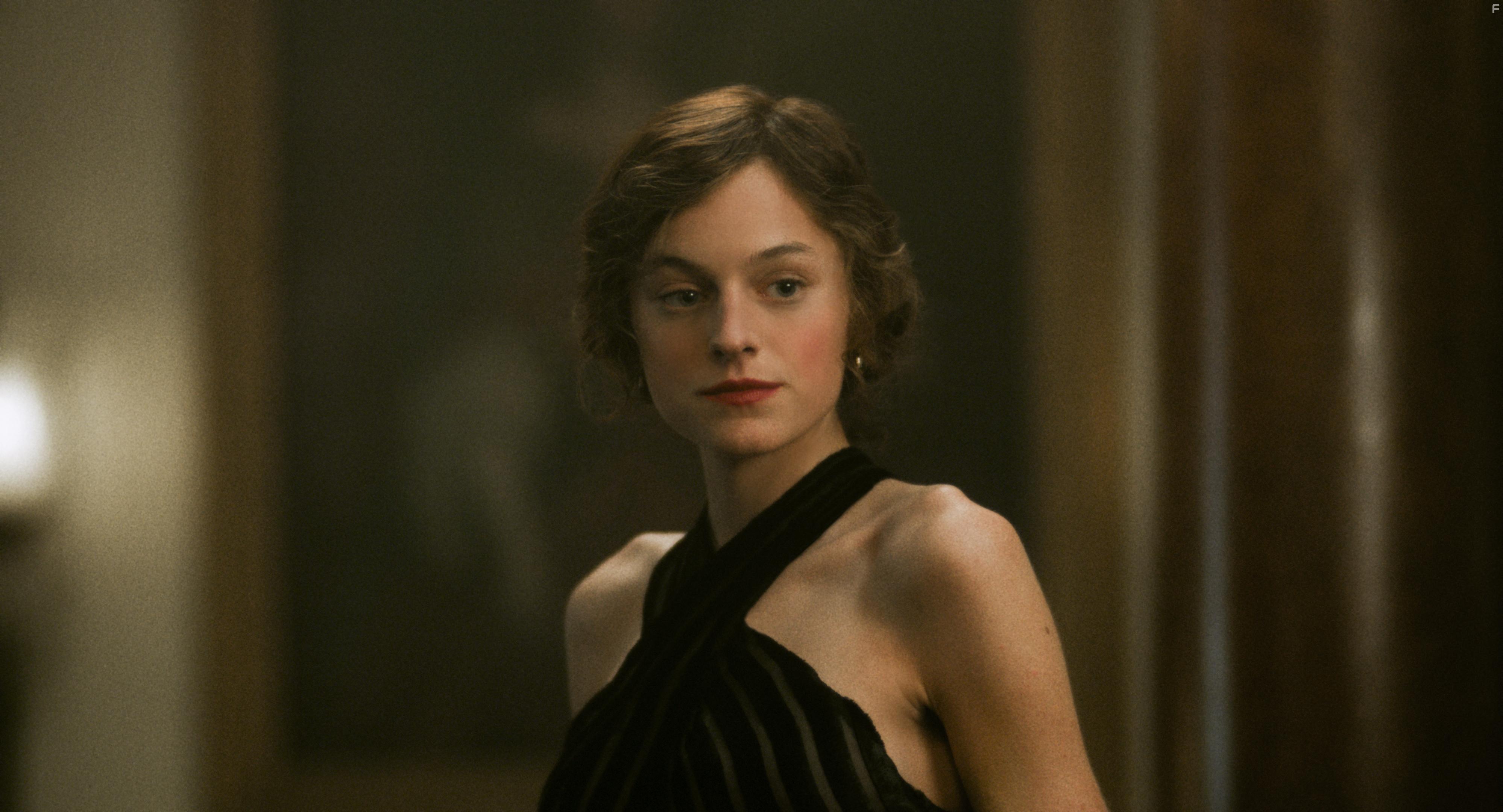 Emma Corrin in Lady Chatterley's Lover (2022)