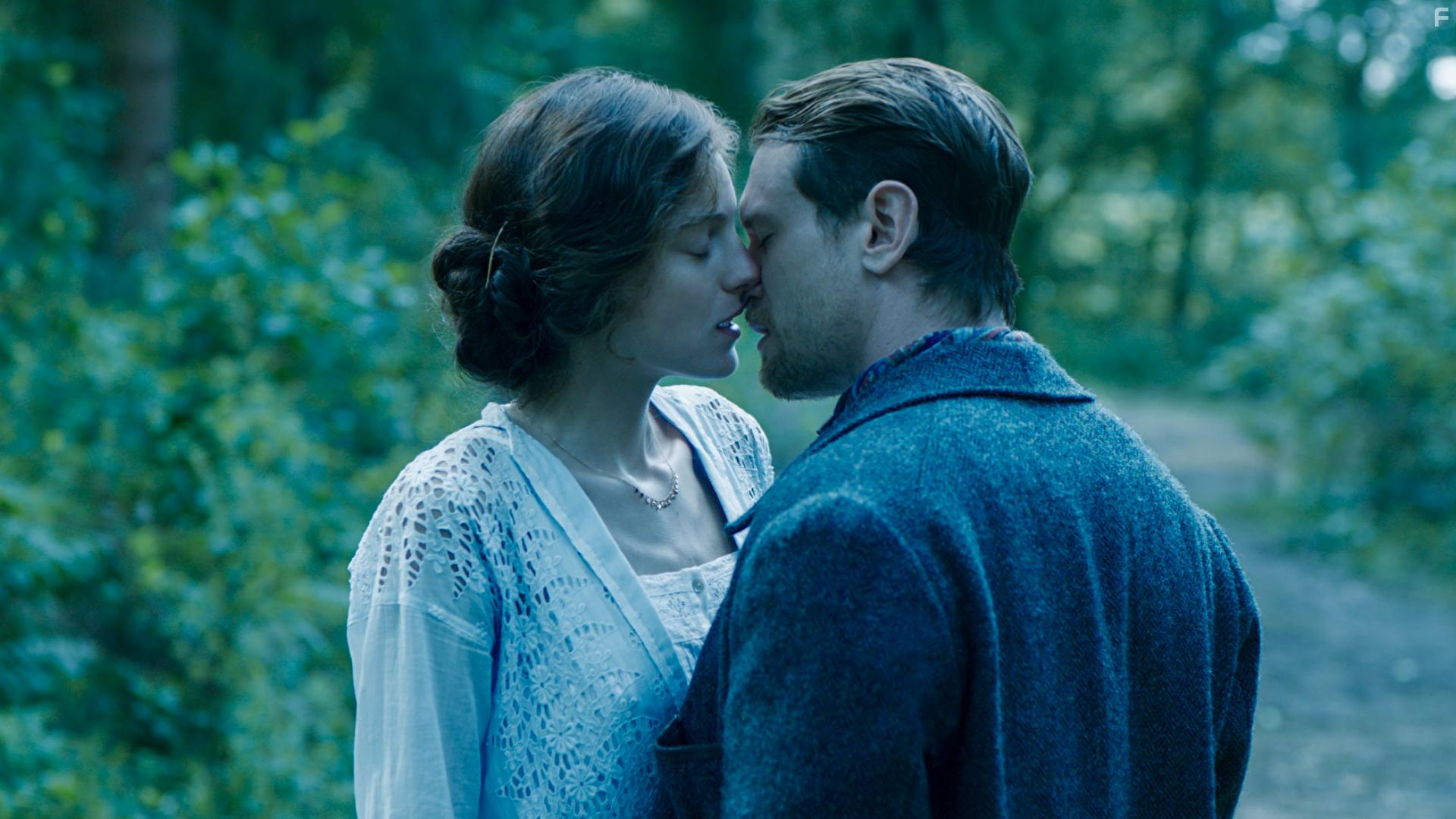 Emma Corrin and Jack O'Connell in Lady Chatterley's Lover (2022)