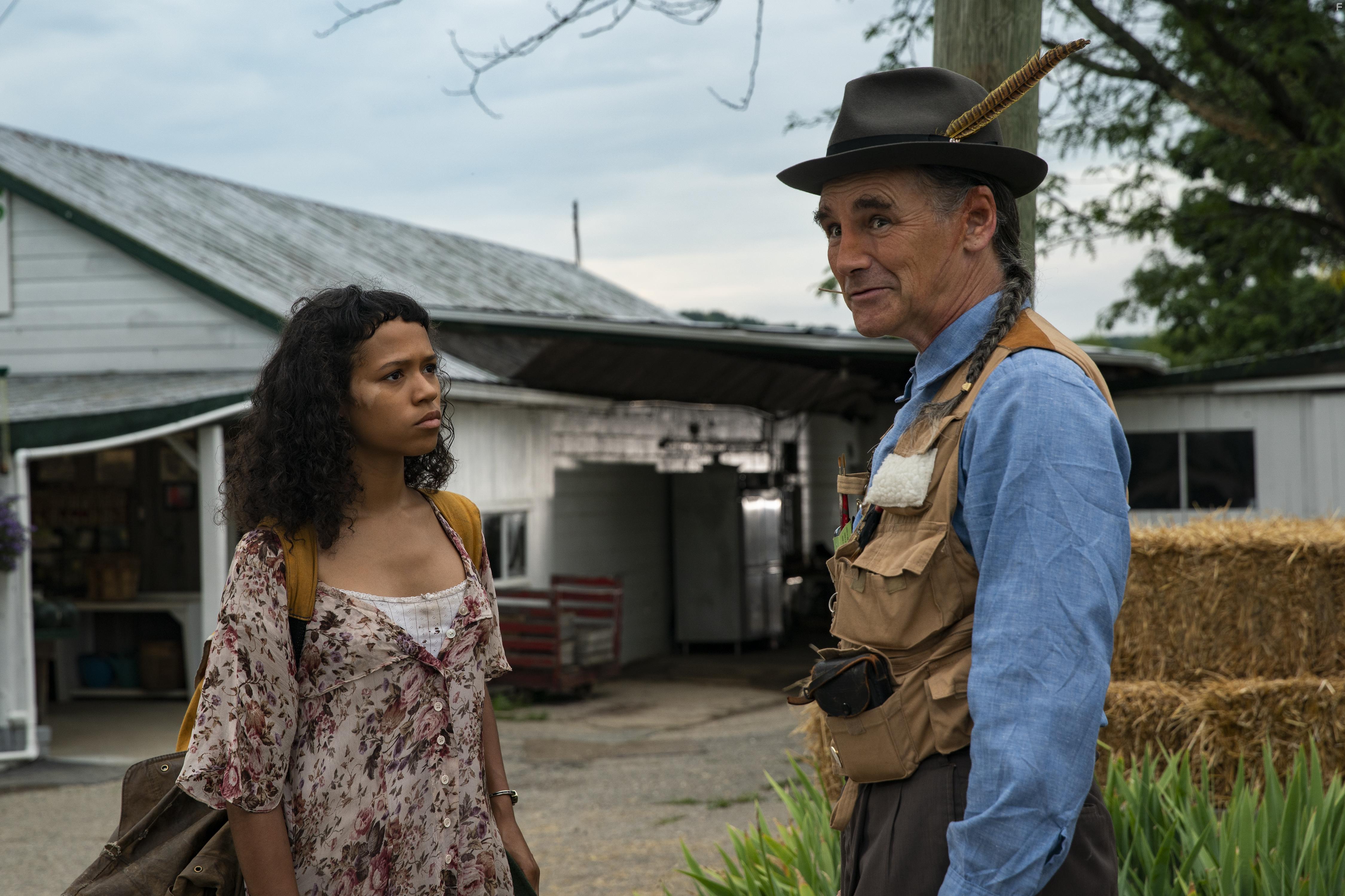 Mark Rylance and Taylor Russell in Bones and All (2022)