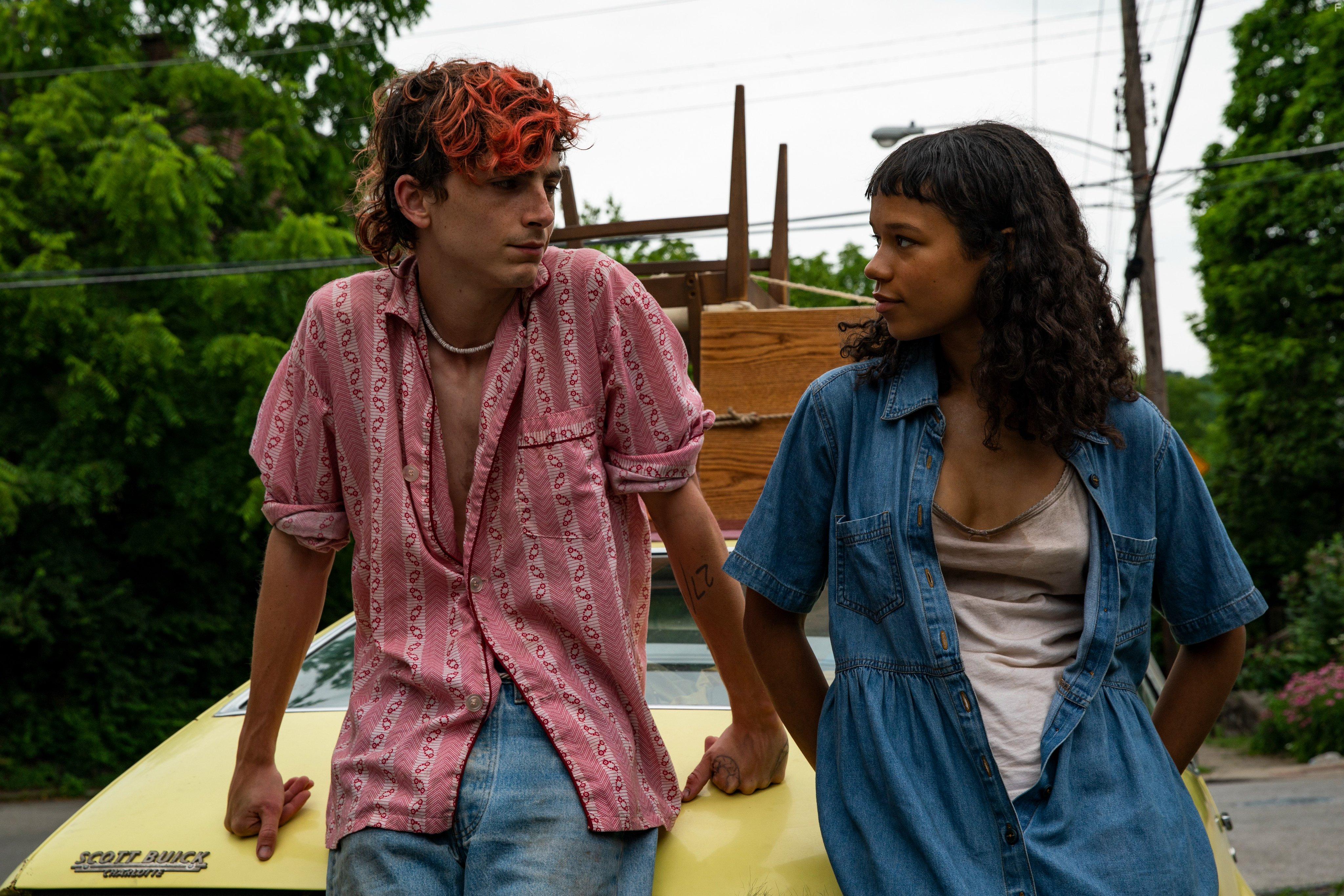 Timothe Chalamet and Taylor Russell in Bones and All (2022)