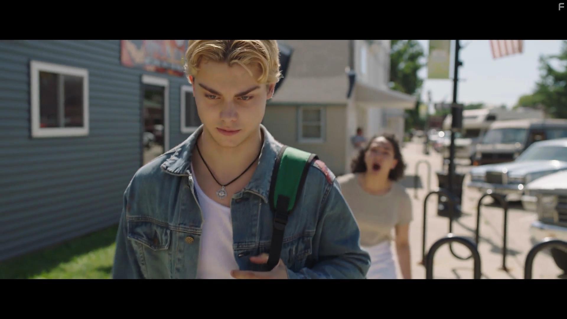 Sophie Hoyt and Carson MacCormac in East of Middle West (2021)