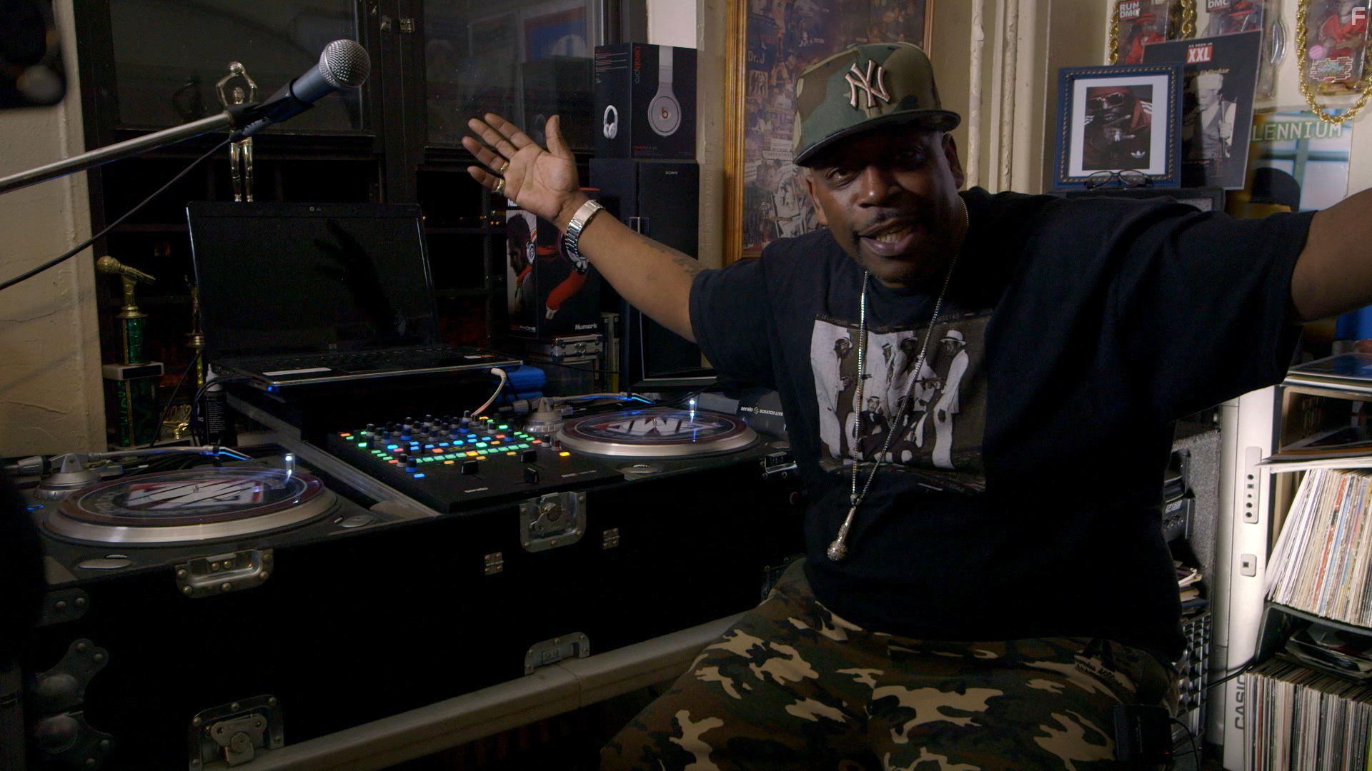 Grandmaster Caz in Hip-Hop Evolution (2016)