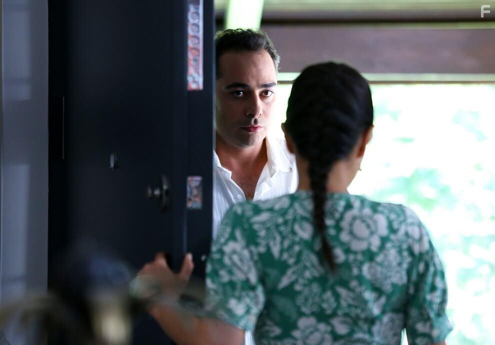 Olgun Toker and Selin Yeninci in Annenin Sirridir ocuk (2022)