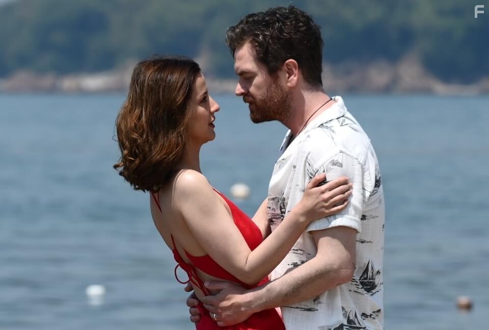 Engin ztrk and Irem Helvacioglu in Annenin Sirridir ocuk (2022)