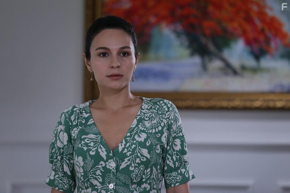 Selin Yeninci in Annenin Sirridir ocuk (2022)