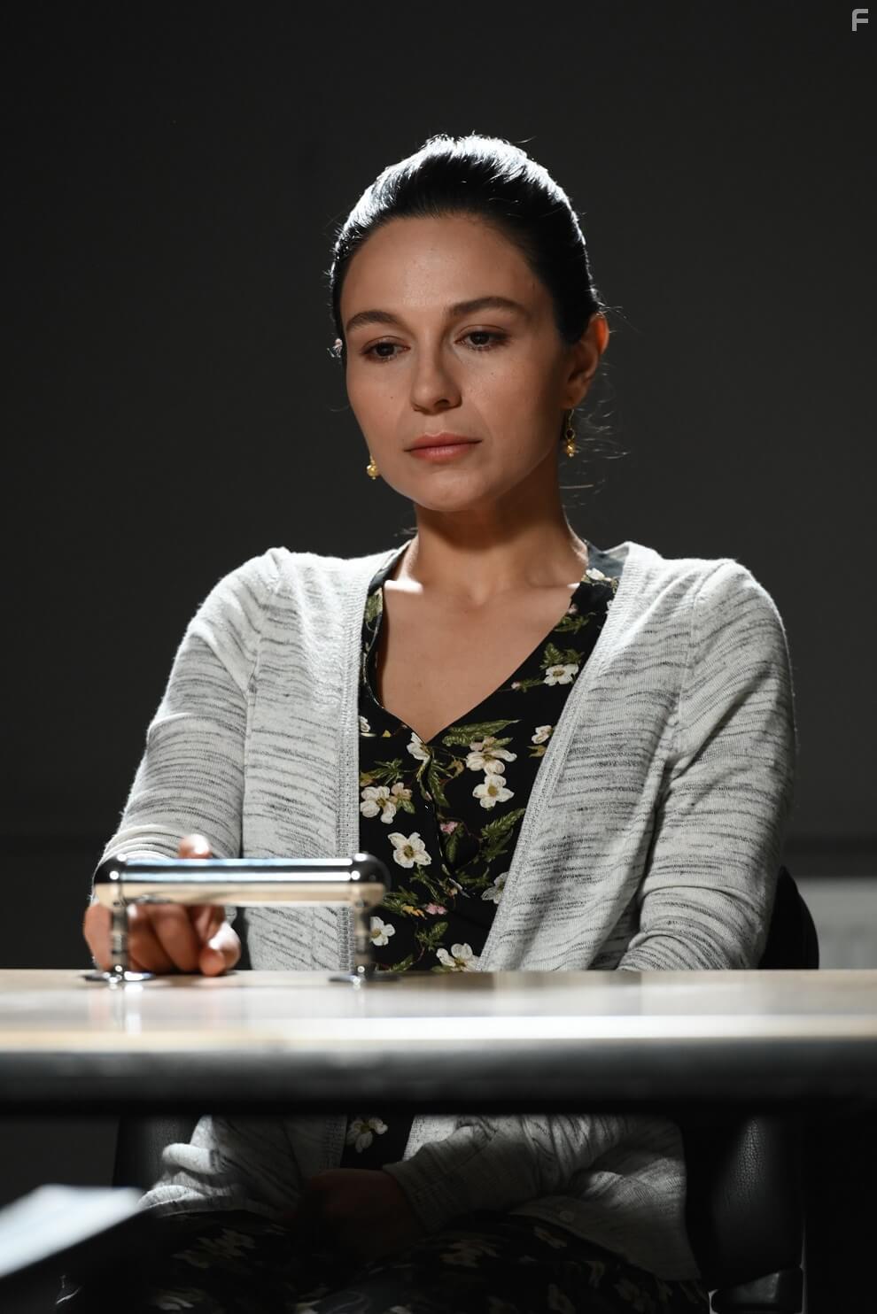 Selin Yeninci in Annenin Sirridir ocuk (2022)