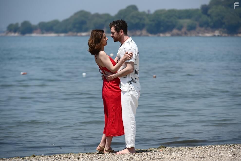 Engin ztrk and Irem Helvacioglu in Annenin Sirridir ocuk (2022)