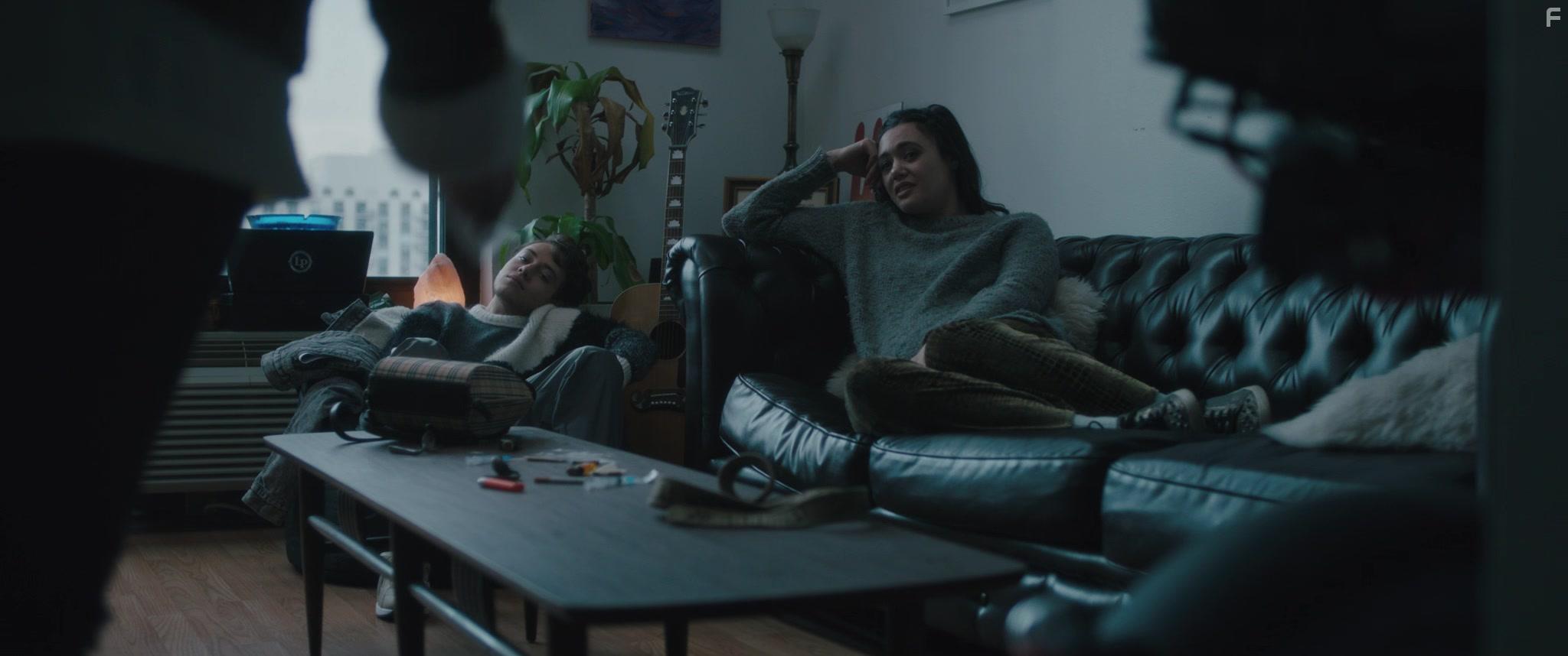 Rivkah Reyes and Ethan Cutkosky in Alex/October (2022)