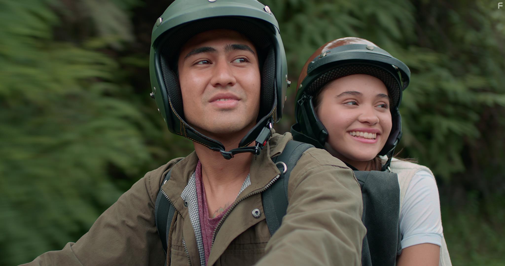 Axel Matthew Thomas and Aurora Ribero in Seperti Hujan yang Jatuh ke Bumi (2020)