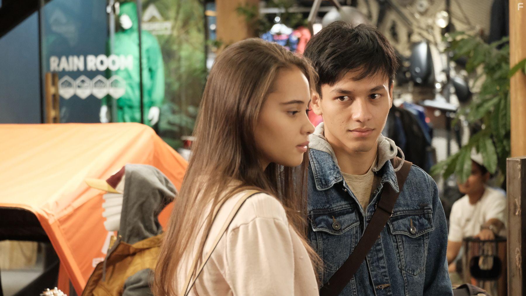 Jefri Nichol and Aurora Ribero in Seperti Hujan yang Jatuh ke Bumi (2020)