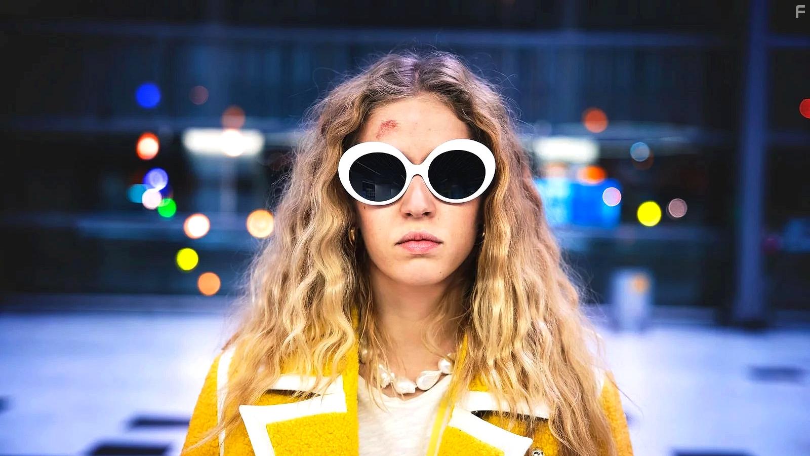 Marie Reuther in Kamikaze (2021)