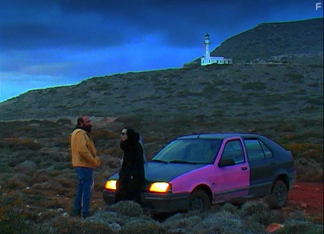 Antonis Tsiotsiopoulos and Elena Topalidou in Magnitika pedia (2021)