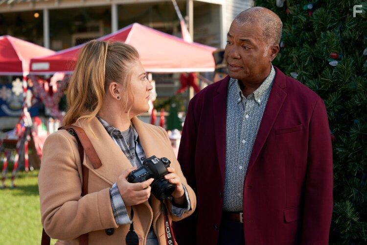 Gralen Bryant Banks and Jaicy Elliot in My Southern Family Christmas (2022)