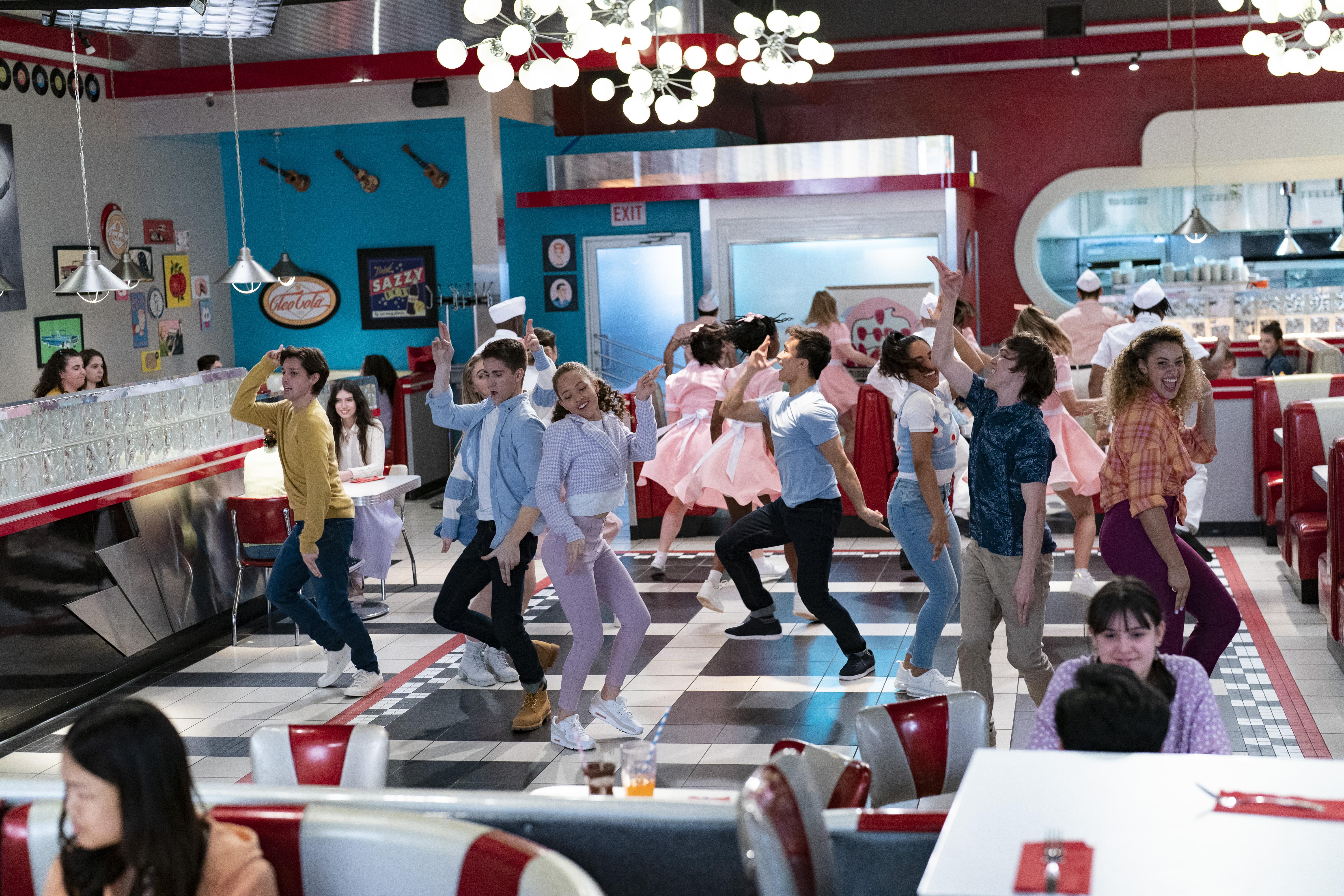 Bertrand Calmeau, Destiny Rettinger, Monique Jasmine Paul, Myles Erlick, Lilly Noelle Bartlam, Shelby Simmons, and Chuck Wheeler in Snow Day (2022)