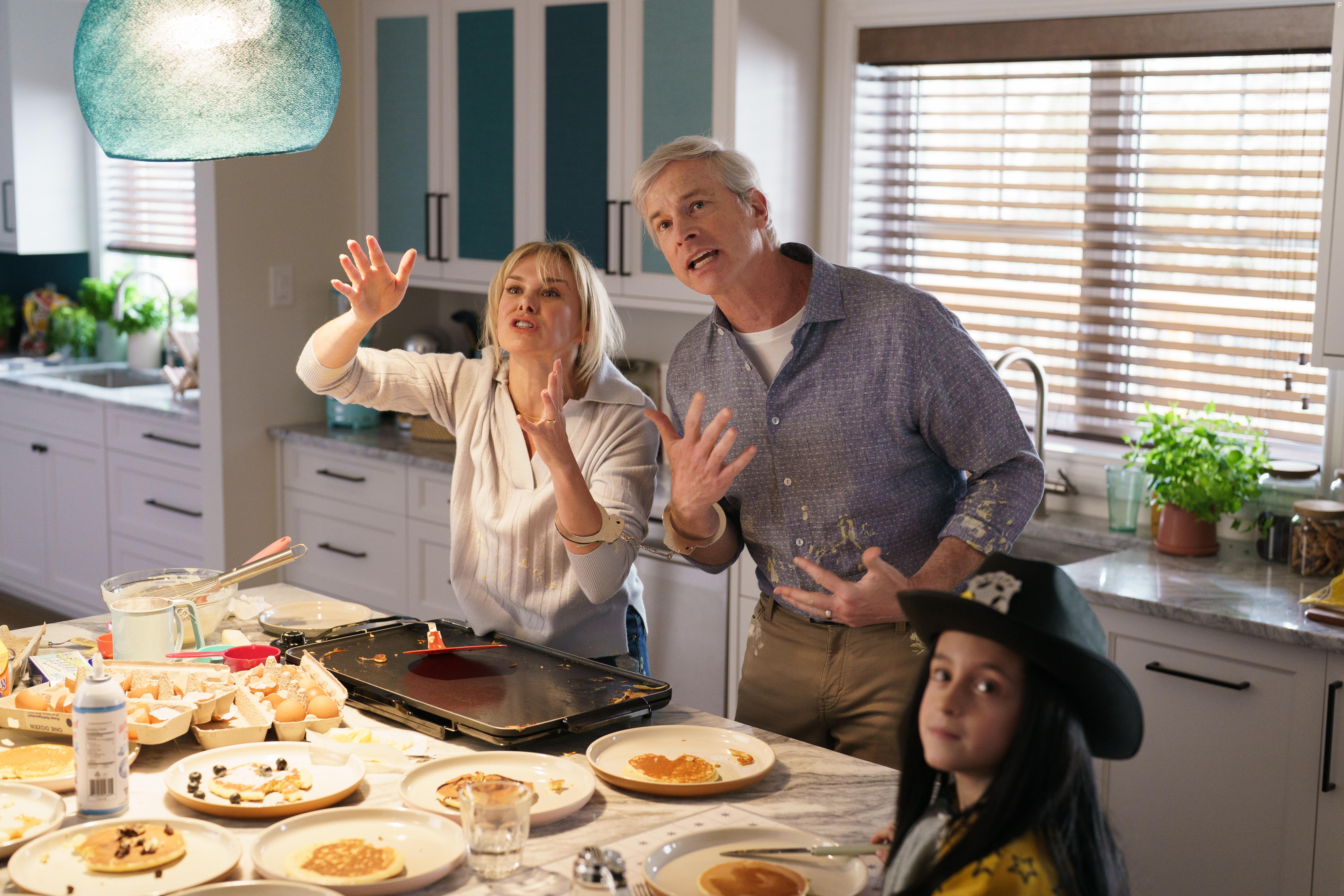 Philippe Boss, Laura Bell Bundy, Rob Huebel, and Linda Branston in Snow Day (2022)