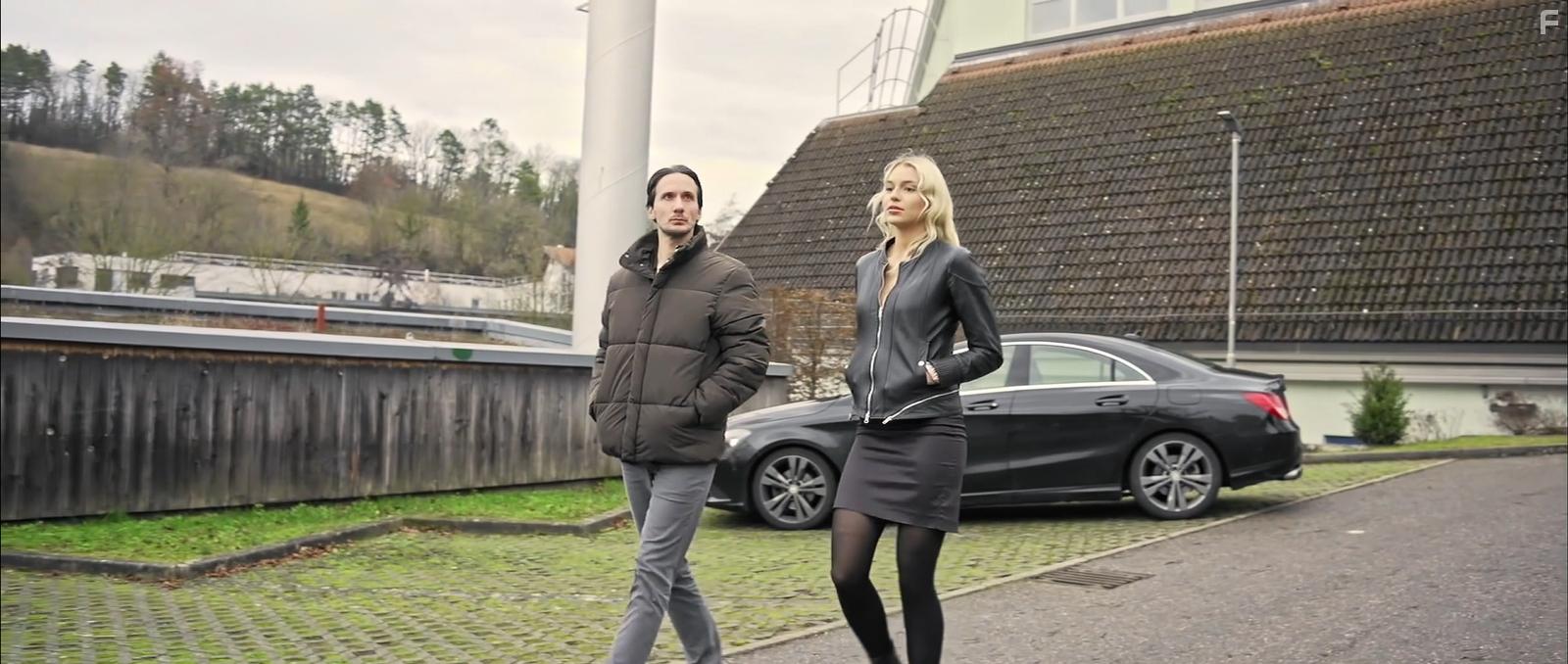 Luise Hasse and George Tounas in Dr. Jason (2022)