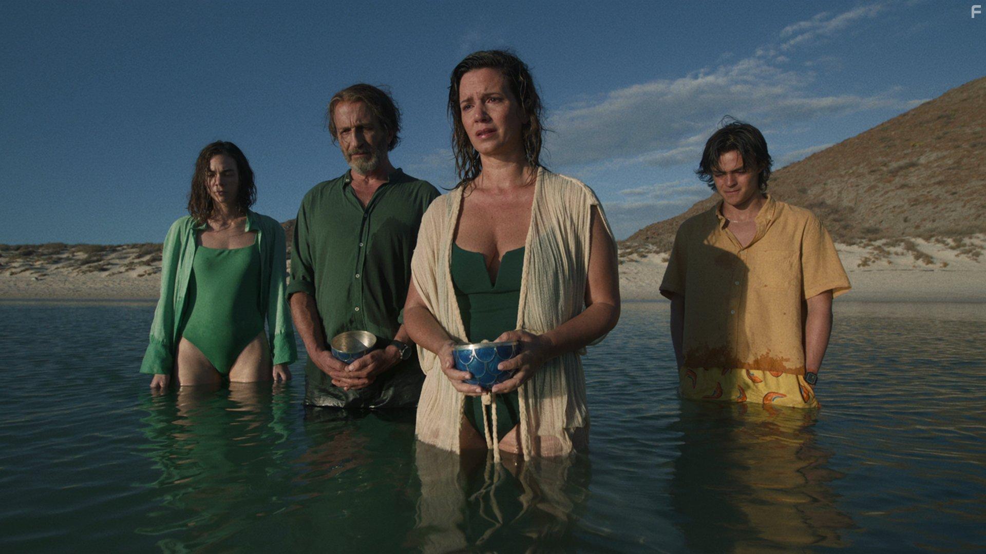 Daniel Gimnez Cacho, ker Snchez Solano, Griselda Siciliani, and Ximena Lamadrid in Bardo (2022)