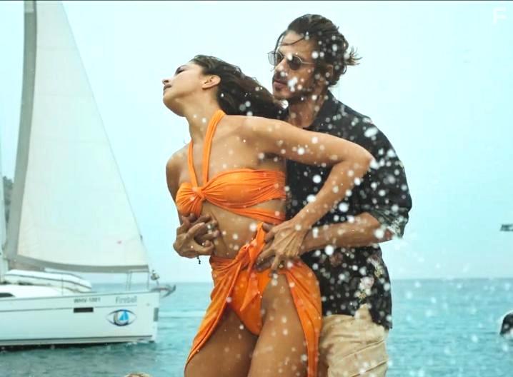 Shah Rukh Khan and Deepika Padukone in Pathaan (2023)