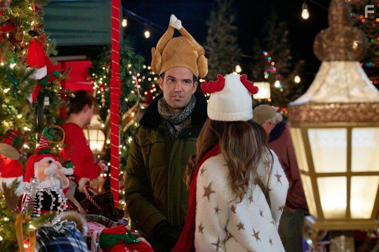 Benjamin Ayres and Taylor Cole in Long Lost Christmas (2022)