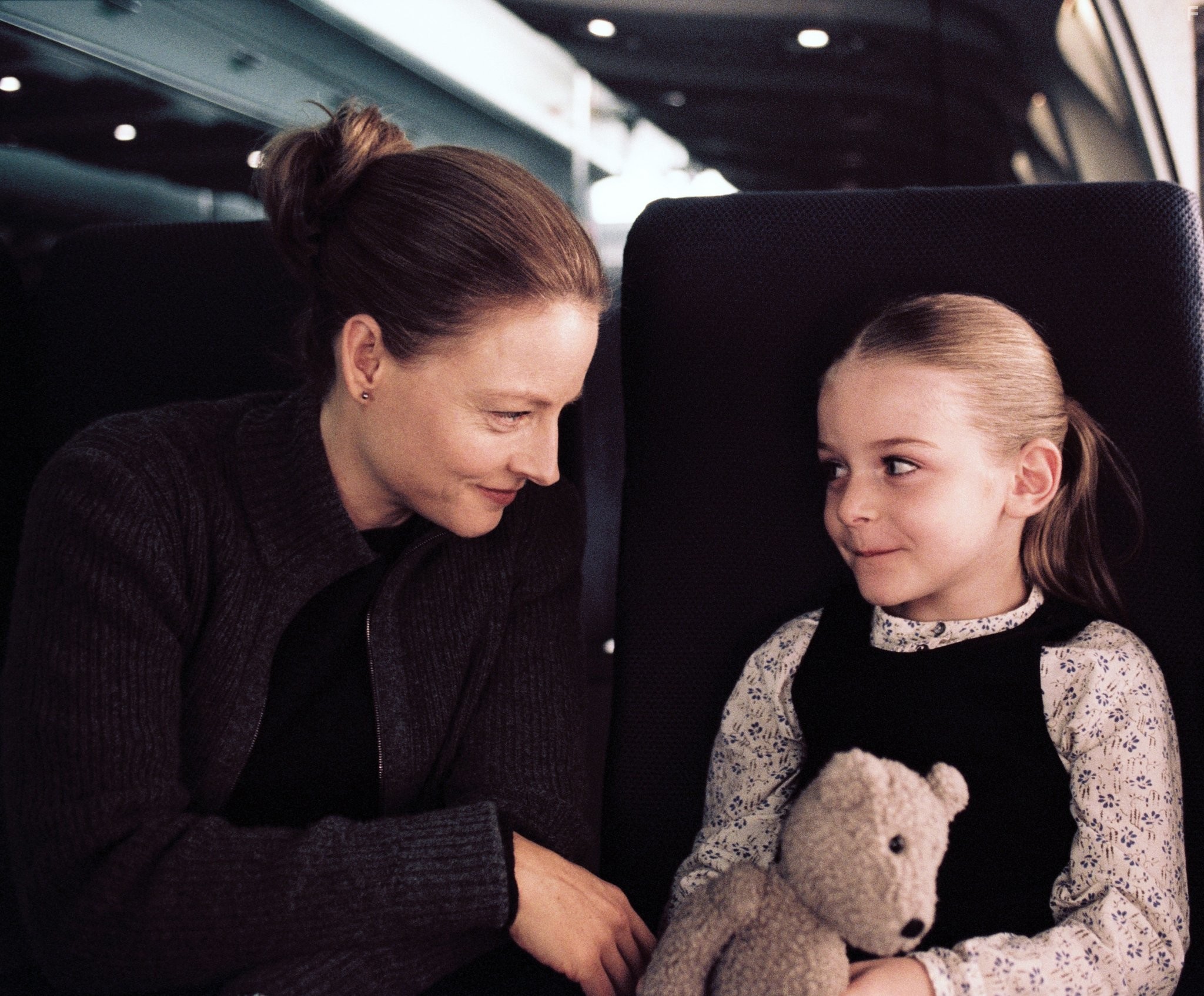Jodie Foster and Marlene Lawston in Иллюзия полета (2005)