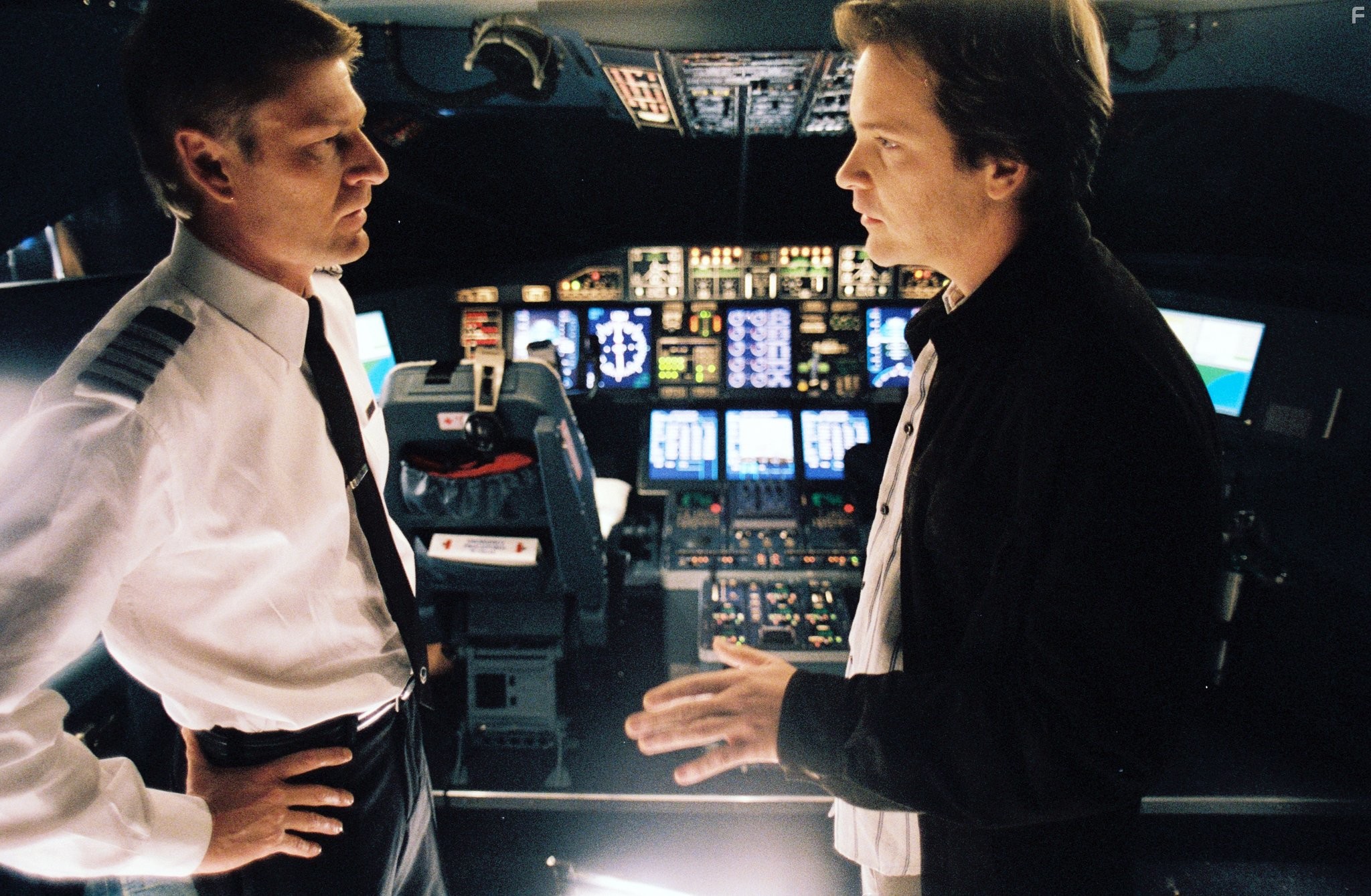 Sean Bean and Peter Sarsgaard in Иллюзия полета (2005)