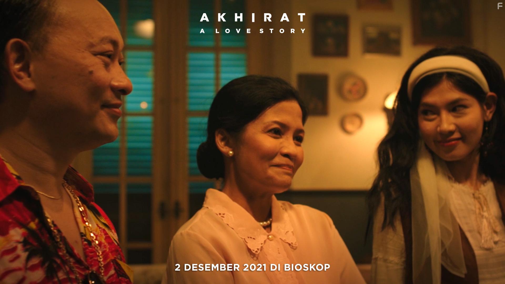 Vonny Anggraini, Windy Apsari, and Verdi Solaiman in Akhirat: A Love Story (2021)