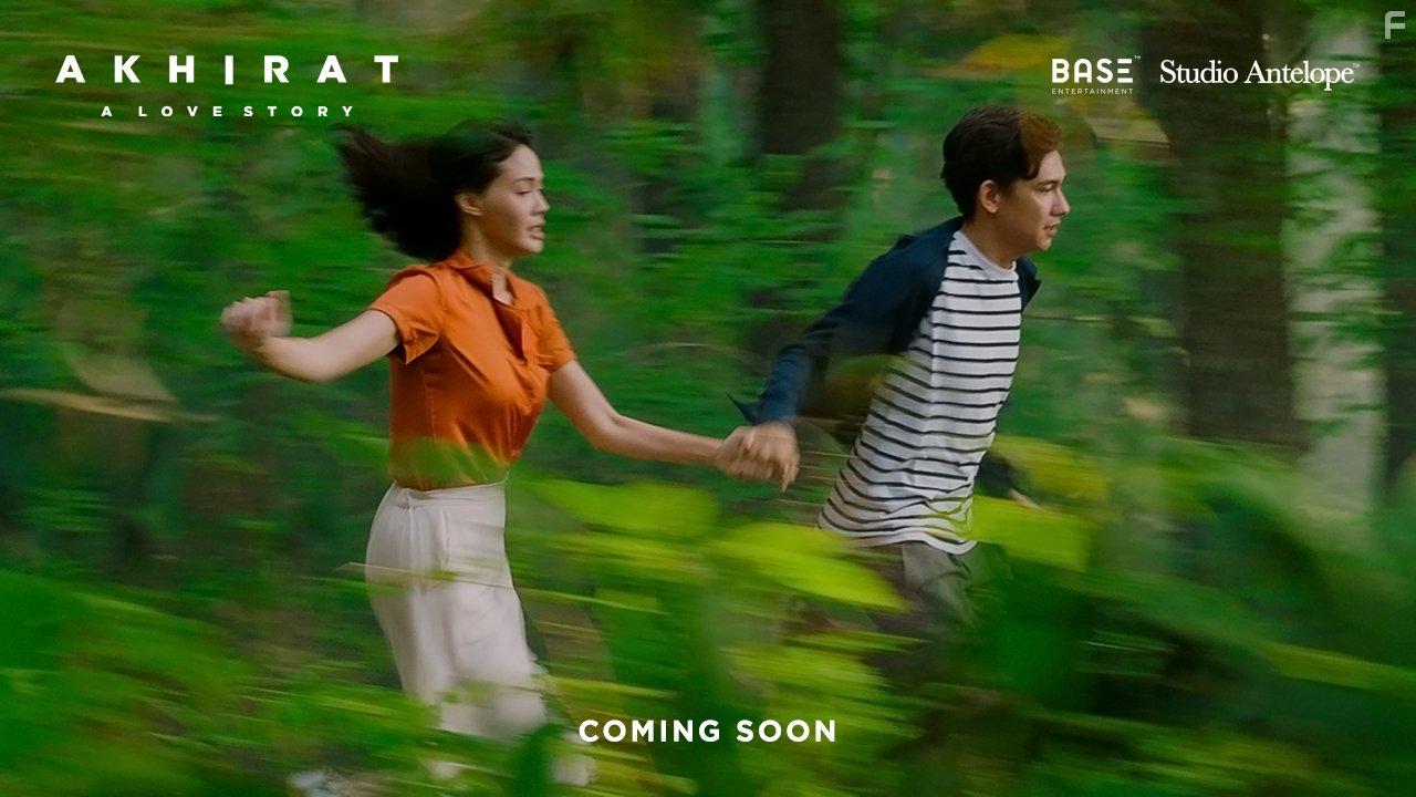 Adipati Dolken and Della Dartyan in Akhirat: A Love Story (2021)
