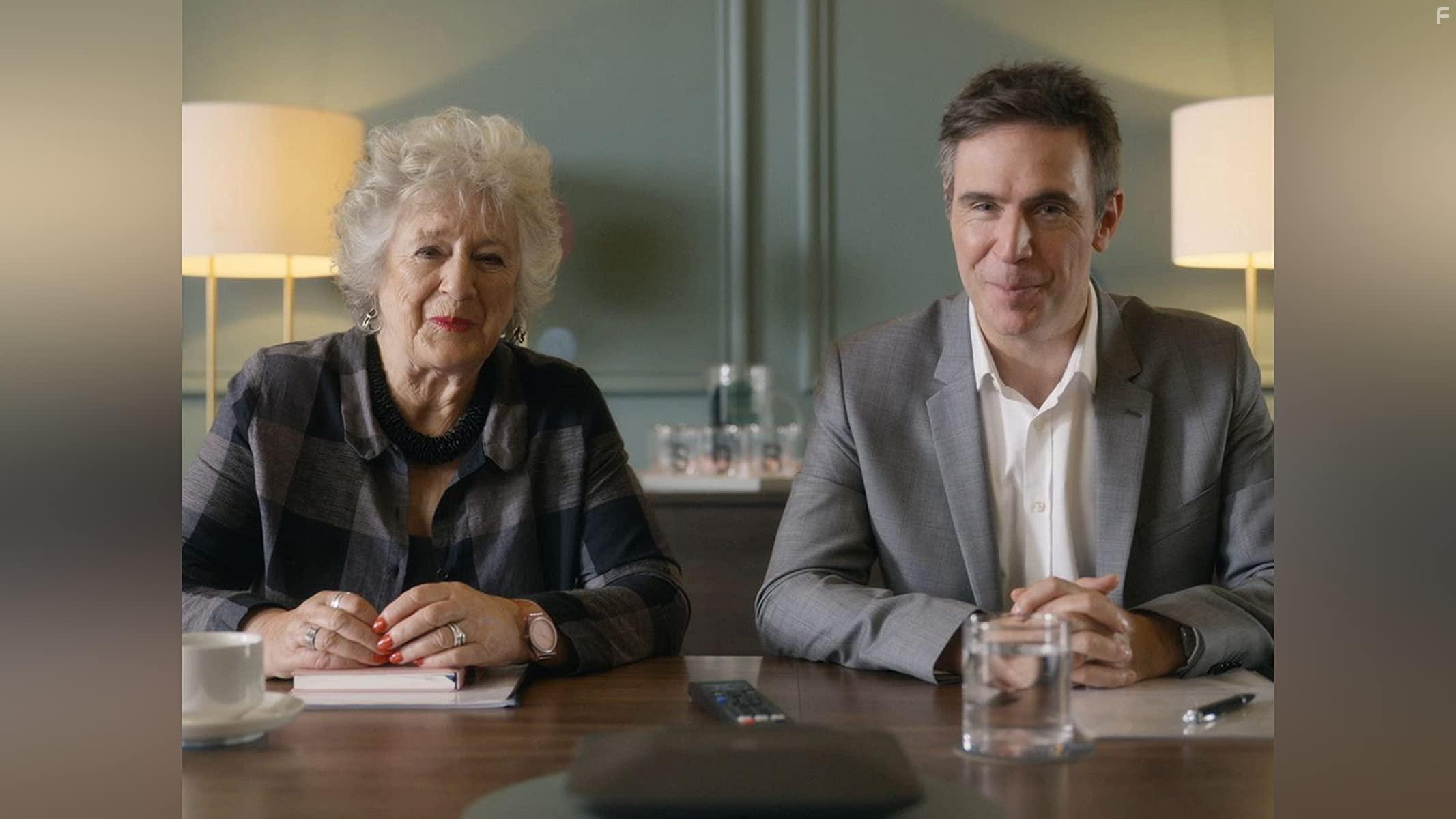 Jack Davenport and Maggie Steed in Ten Percent (2022)