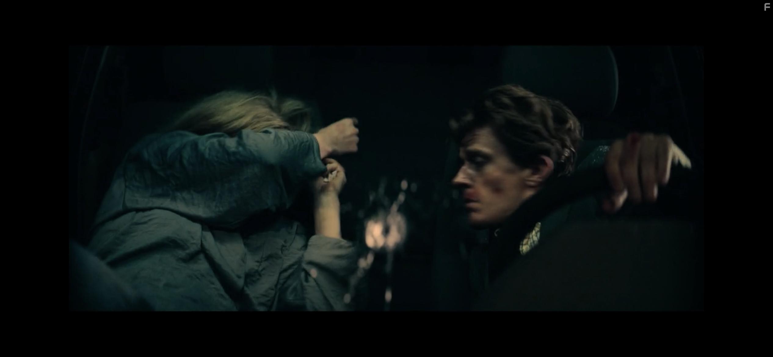 Ingrid Giver and Axel Byum in Headhunters (2022)