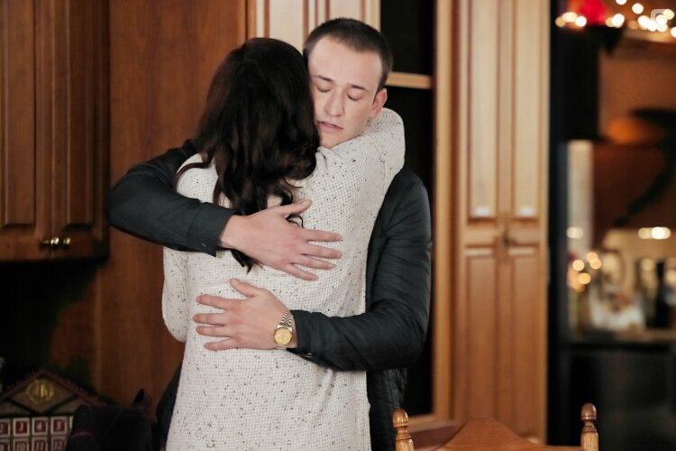 Sarah Power and Jesse Irving in Our Italian Christmas Memories (2022)