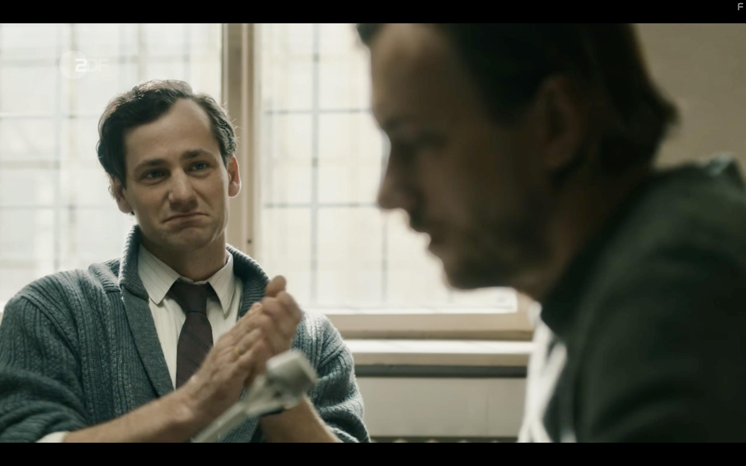 Florian Stetter and Felix Maria Zeppenfeld in Kranke Geschfte (2019)