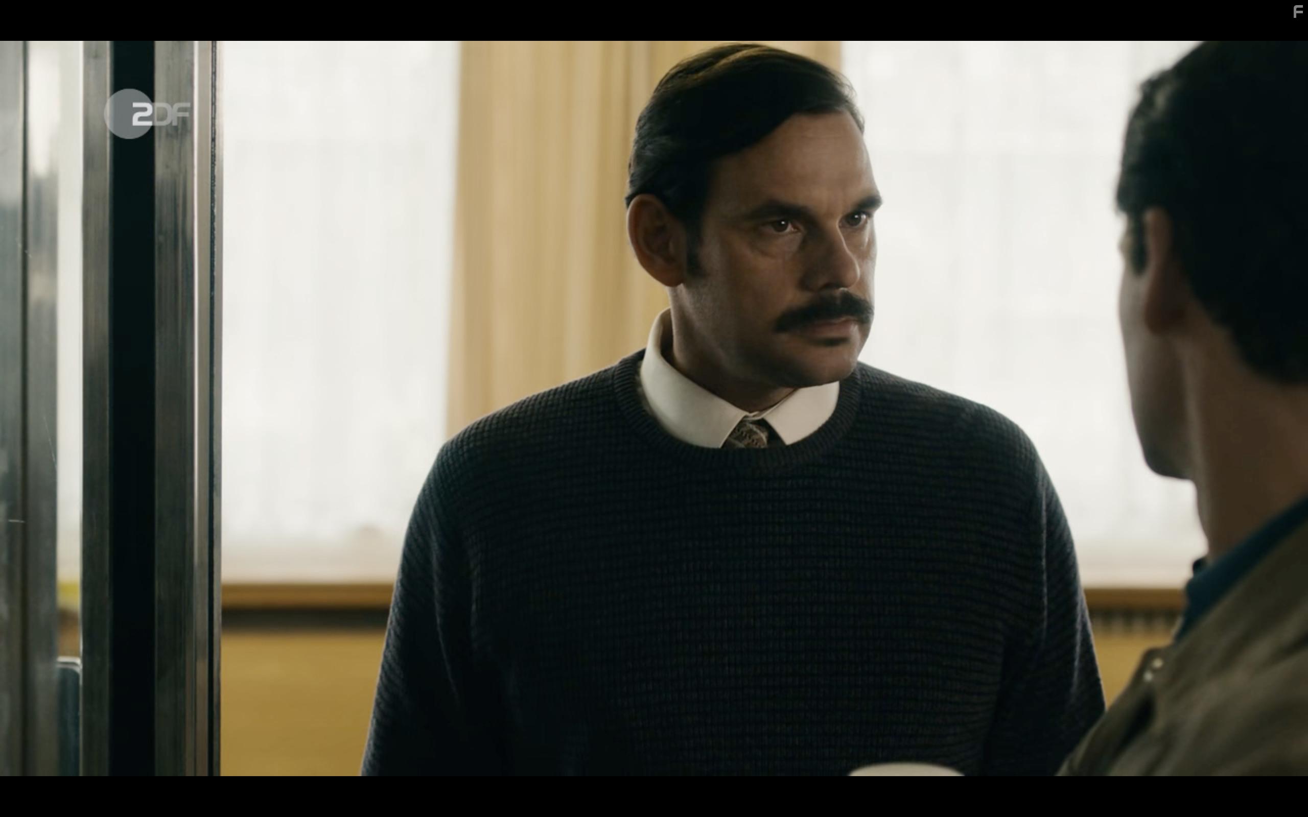 Alexander Beyer in Kranke Geschfte (2019)