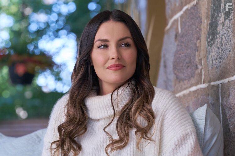 Taylor Cole in Pumpkin Everything (2022)