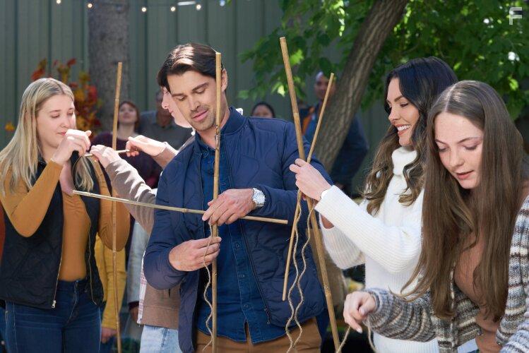 Corey Sevier and Taylor Cole in Pumpkin Everything (2022)