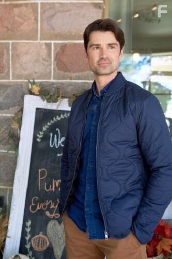 Corey Sevier in Pumpkin Everything (2022)